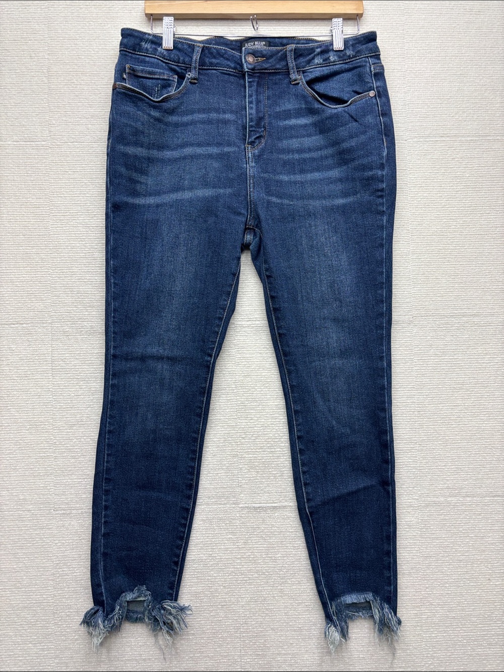 Judy Blue | Dark Blue High-Rise Skinny Jeans with Frayed Hem 13/31 13 31 skinny